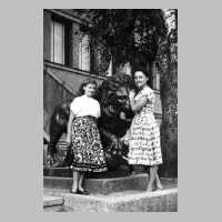 111-1249 Kaunas 1955 - Sieglinde Liedtke und Aldona.jpg